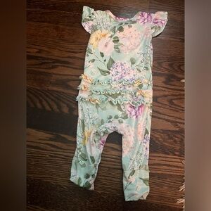 Posh Peanut romper size 6-9 months. Great condition